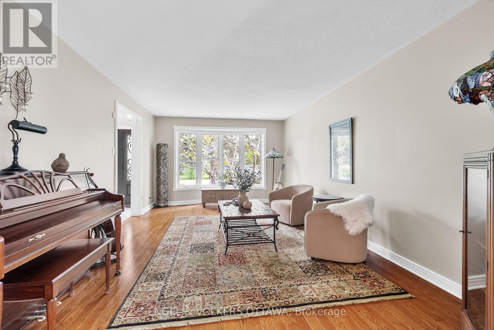 1089 Island View Drive, Ottawa, Ontario  K4M 1J8 - Photo 6 - X12196403