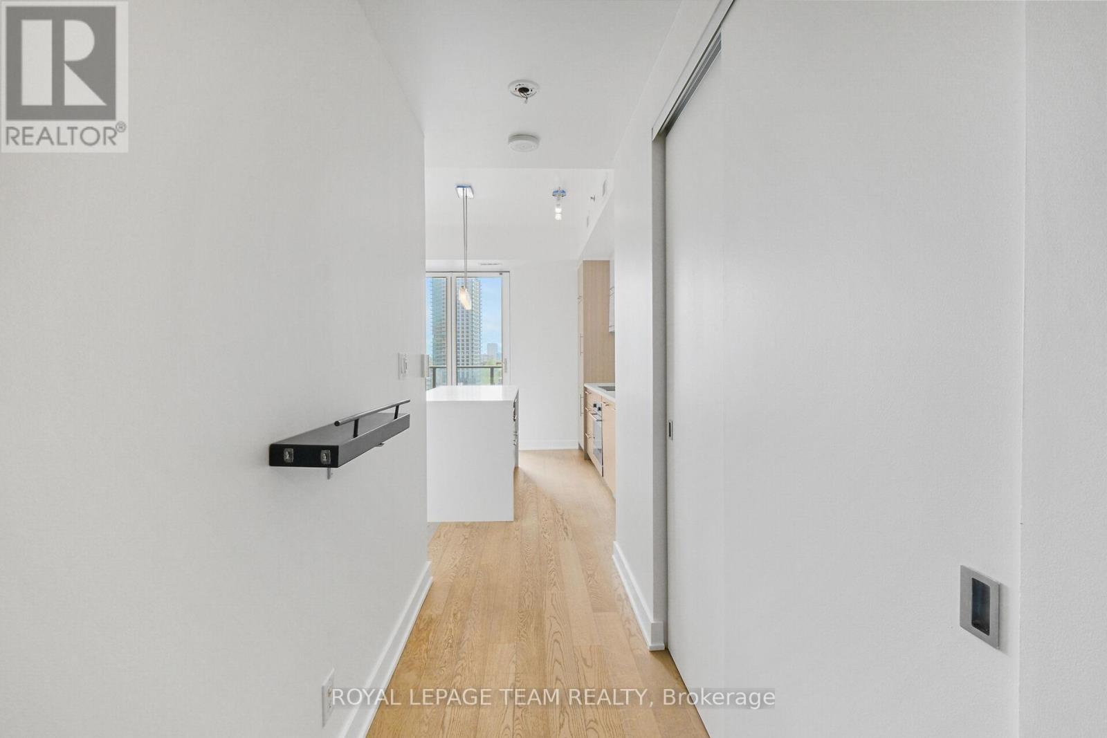 604 - 428 Sparks Street, Ottawa, Ontario  K1R 0B3 - Photo 8 - X12196426