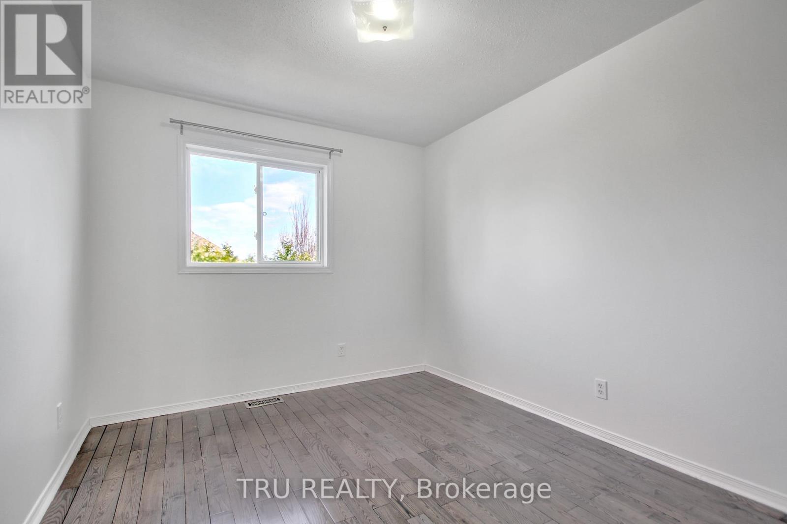 133 Kinross Private, Ottawa, Ontario  K2K 3P9 - Photo 28 - X12196433