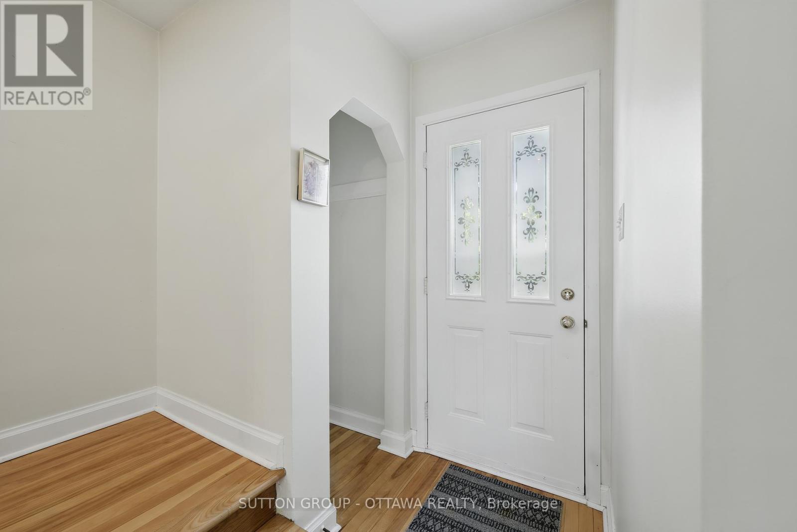 483 Wolffdale Crescent, Ottawa, Ontario  K1K 1N6 - Photo 5 - X12196469