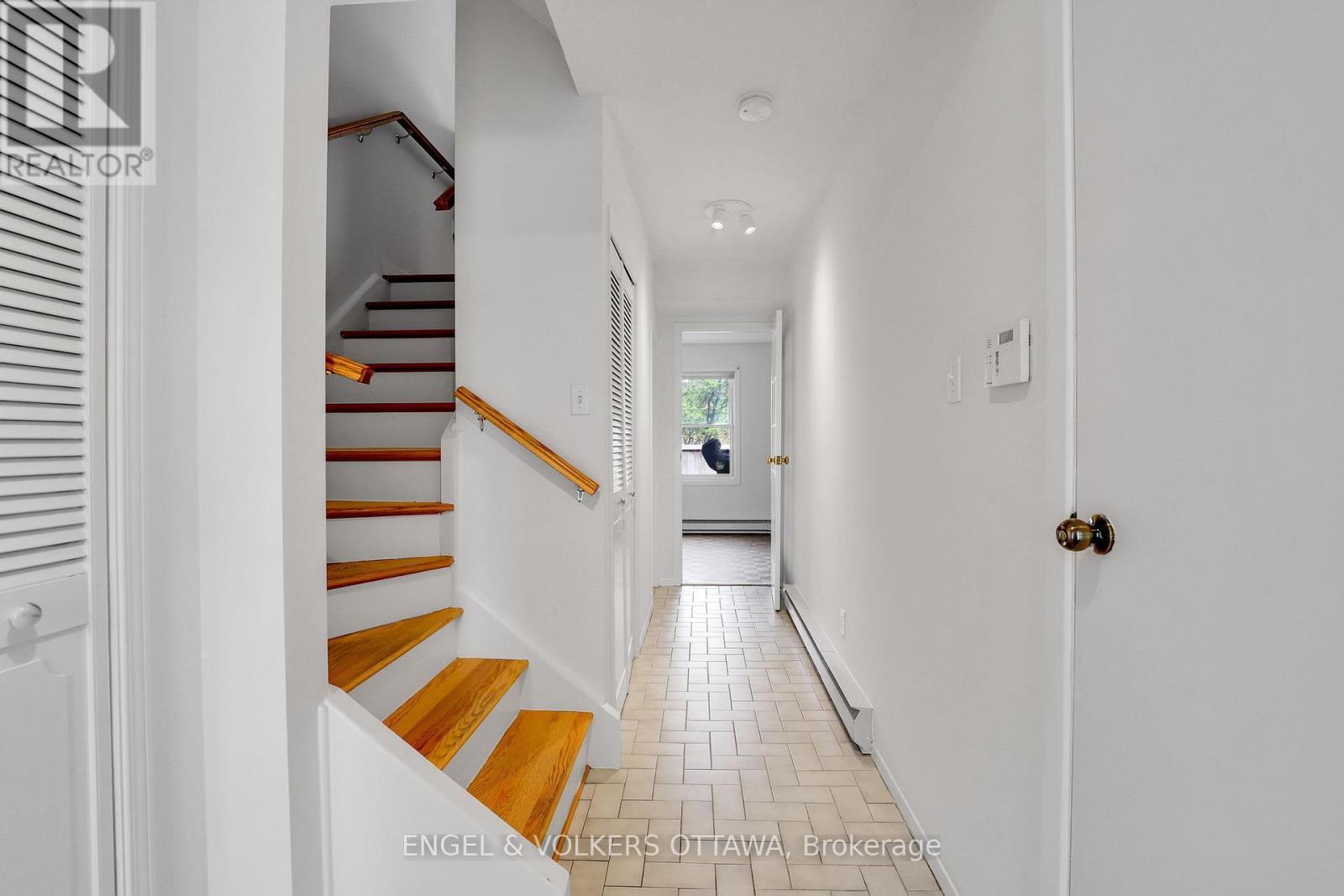1089 Borden Side Road, Ottawa, Ontario  K2C 3P3 - Photo 20 - X12196511