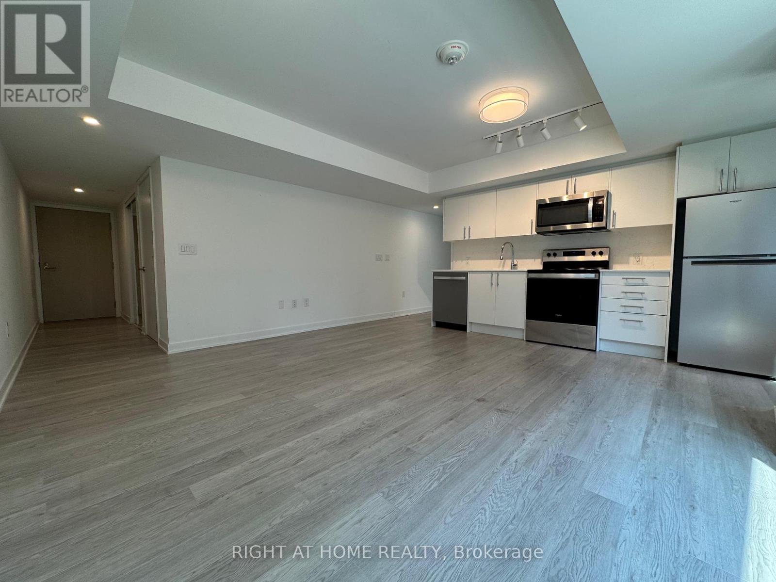 317 - 3 Strathgowan Avenue, Toronto (Lawrence Park South), Ontario  M4N 0B4 - Photo 8 - C12196329