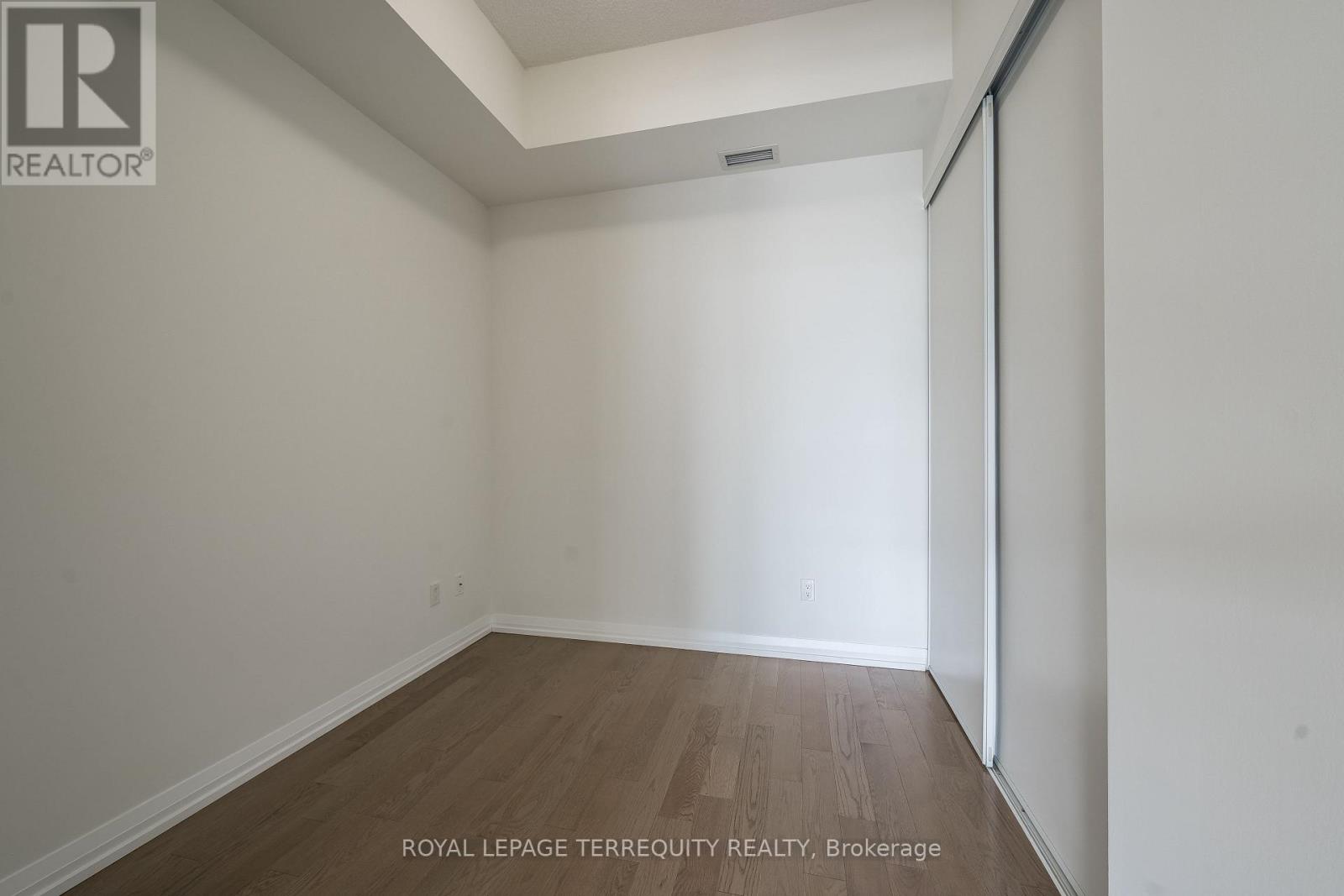 1032 - 460 Adelaide Street E, Toronto, Ontario  M5A 0E7 - Photo 10 - C12196351