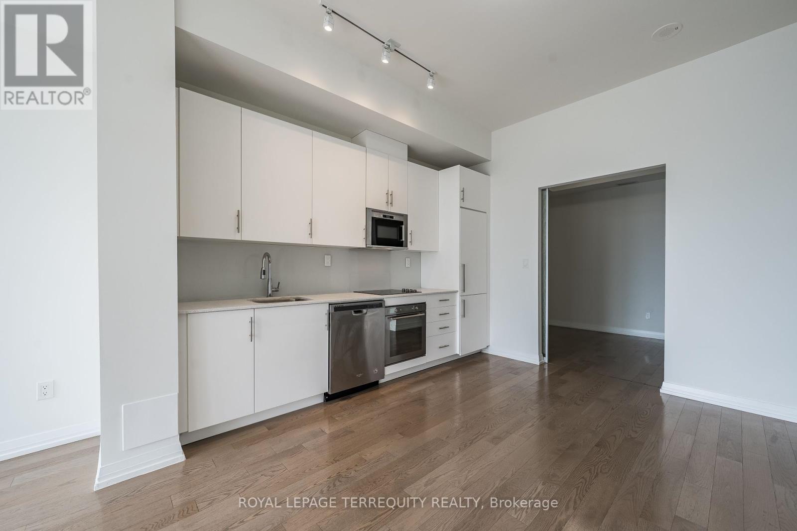 1032 - 460 Adelaide Street E, Toronto, Ontario  M5A 0E7 - Photo 4 - C12196351