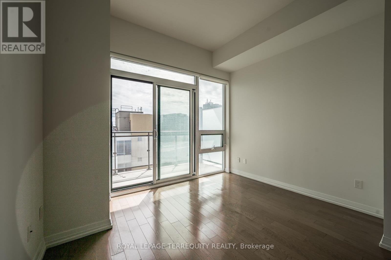 1032 - 460 Adelaide Street E, Toronto, Ontario  M5A 0E7 - Photo 7 - C12196351