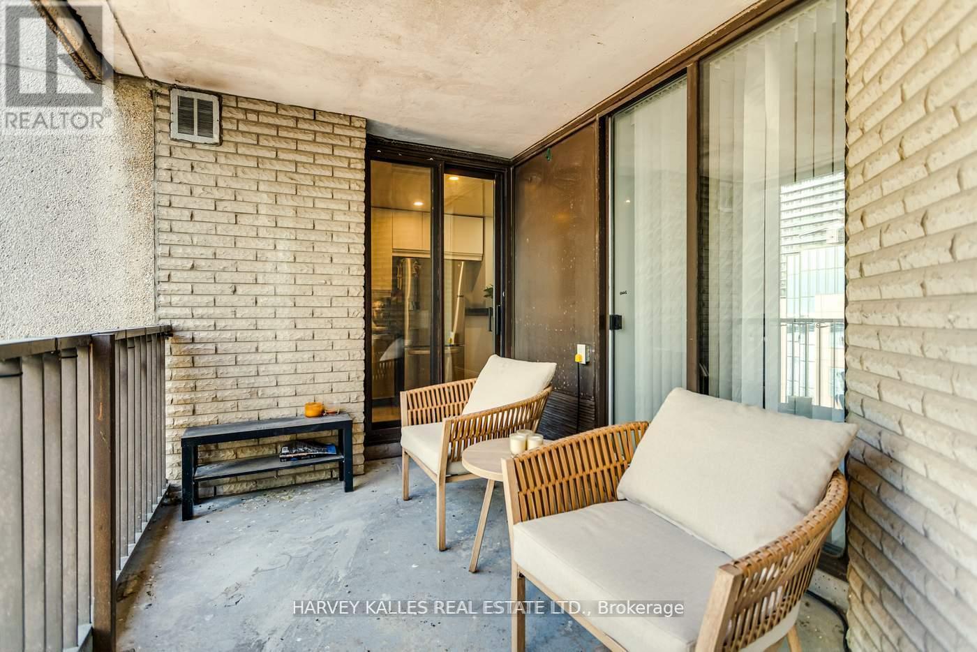 2440 - 33 Harbour Square, Toronto, Ontario  M5J 2G2 - Photo 17 - C12196501