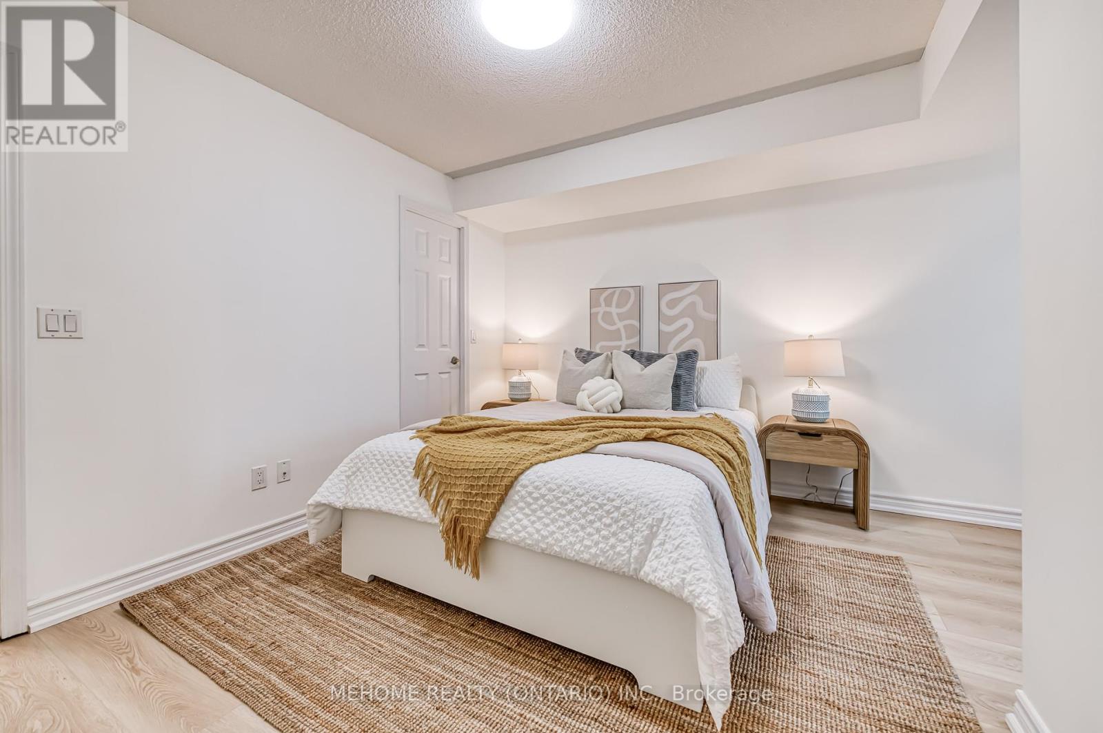702 - 19 Grand Trunk Crescent, Toronto (Waterfront Communities), Ontario  M5J 3A3 - Photo 11 - C12196514