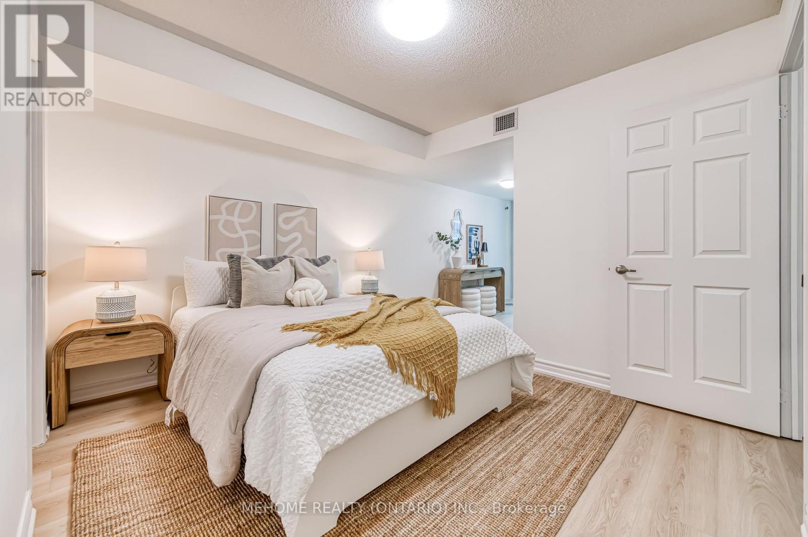 702 - 19 Grand Trunk Crescent, Toronto (Waterfront Communities), Ontario  M5J 3A3 - Photo 14 - C12196514