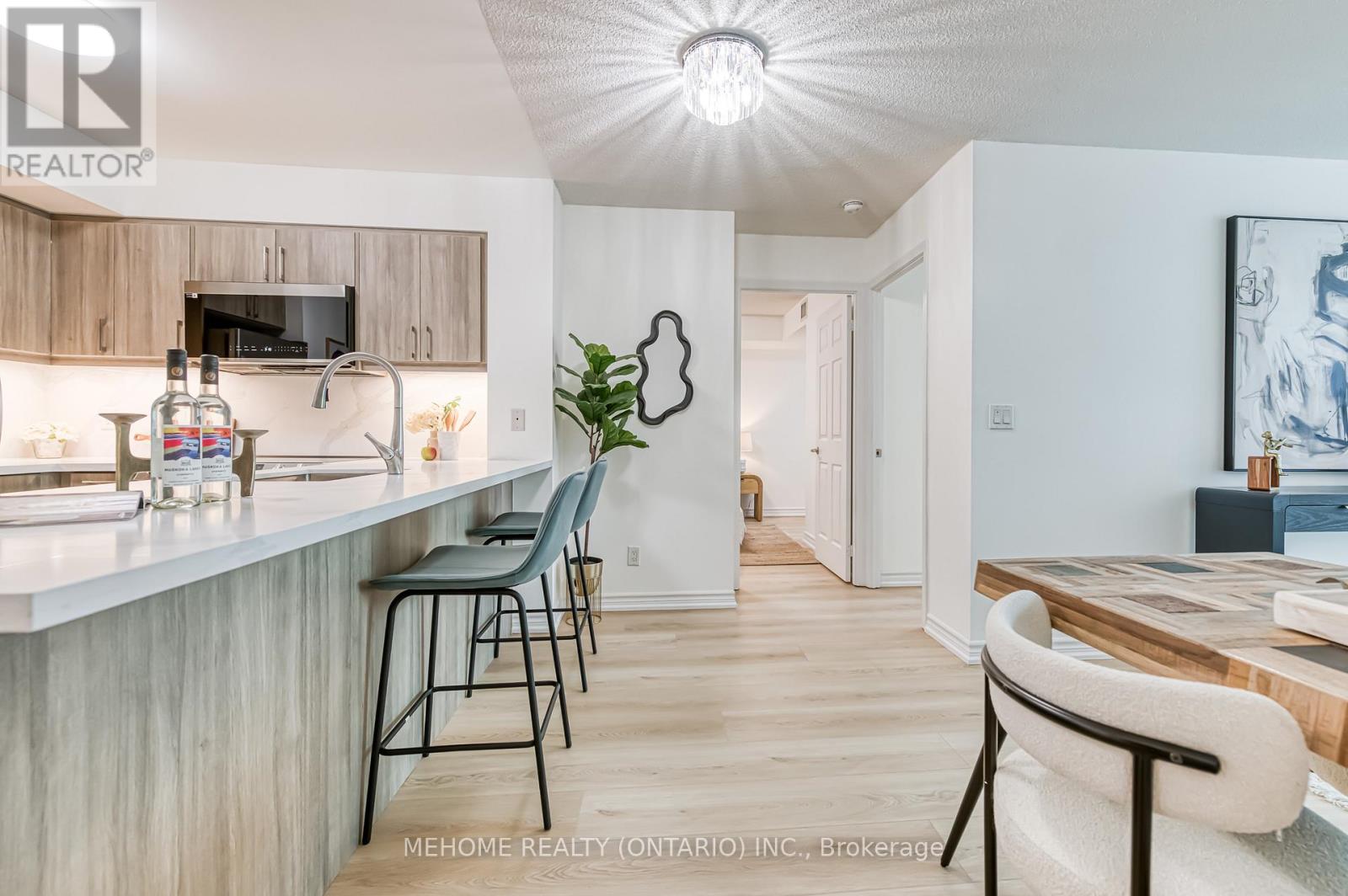 702 - 19 Grand Trunk Crescent, Toronto (Waterfront Communities), Ontario  M5J 3A3 - Photo 4 - C12196514