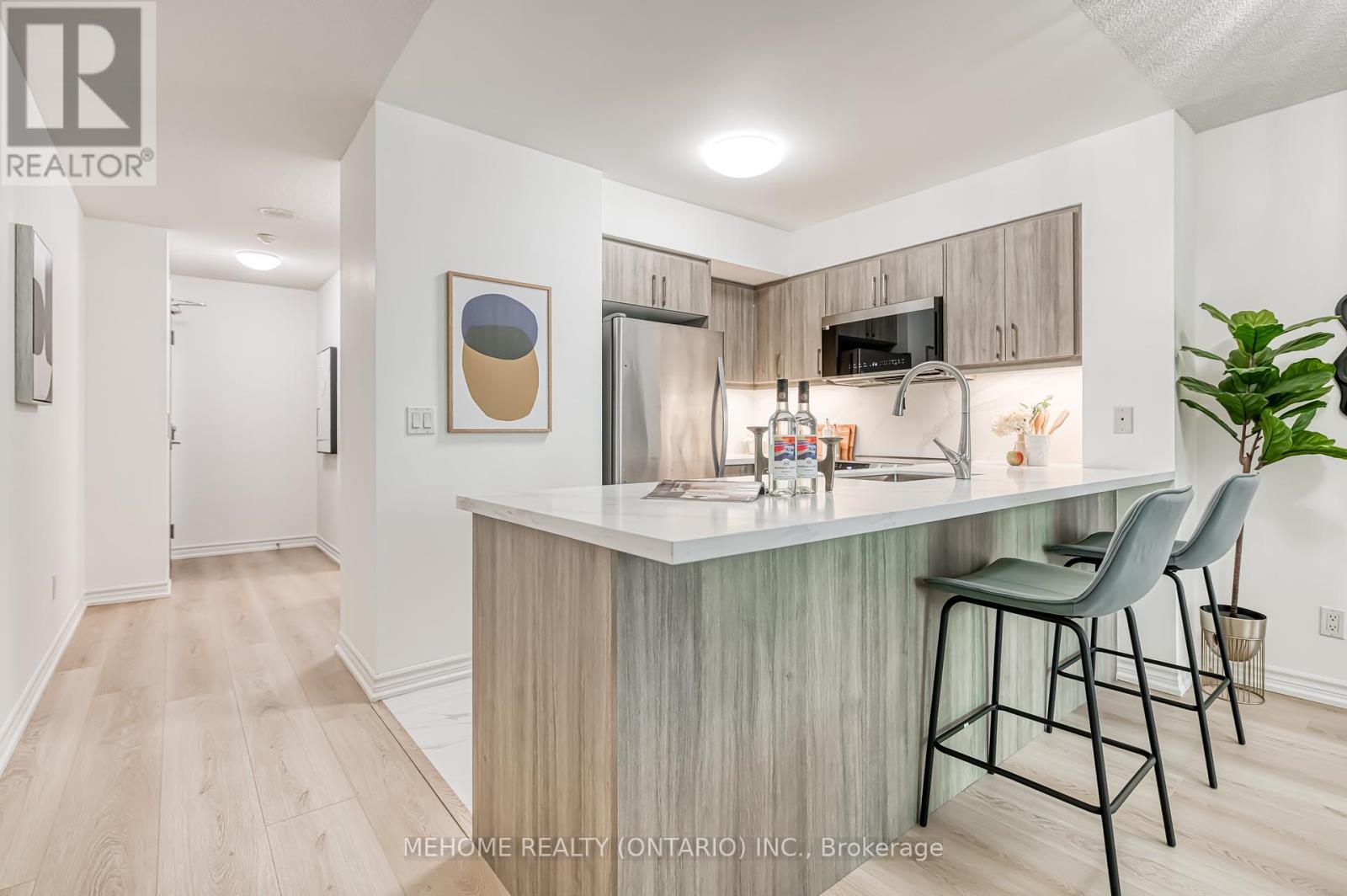702 - 19 Grand Trunk Crescent, Toronto (Waterfront Communities), Ontario  M5J 3A3 - Photo 5 - C12196514