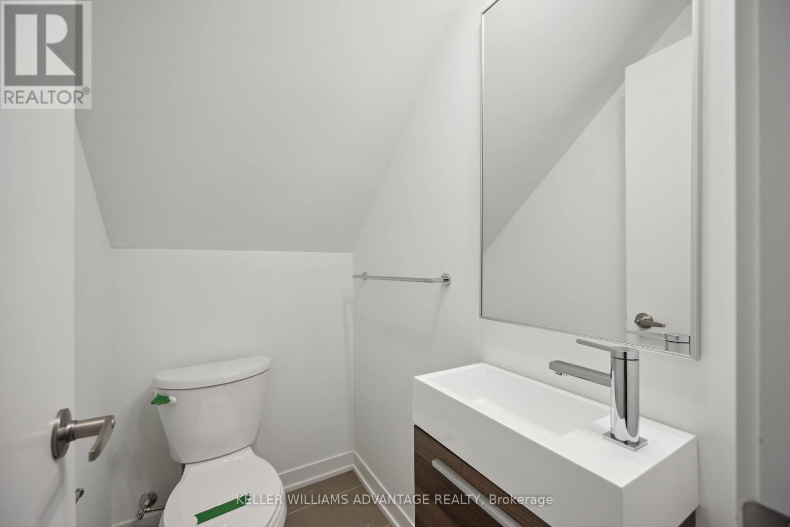 16 - 88 Turtle Island Road, Toronto, Ontario  M6A 2M6 - Photo 6 - C12196537
