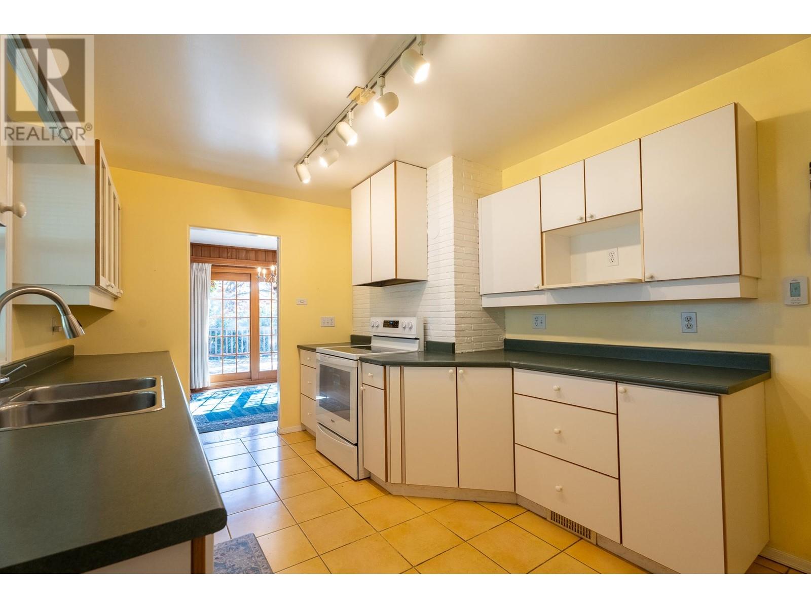 1585 Taylor Drive, Prince George, British Columbia  V2L 1A3 - Photo 10 - R3011440