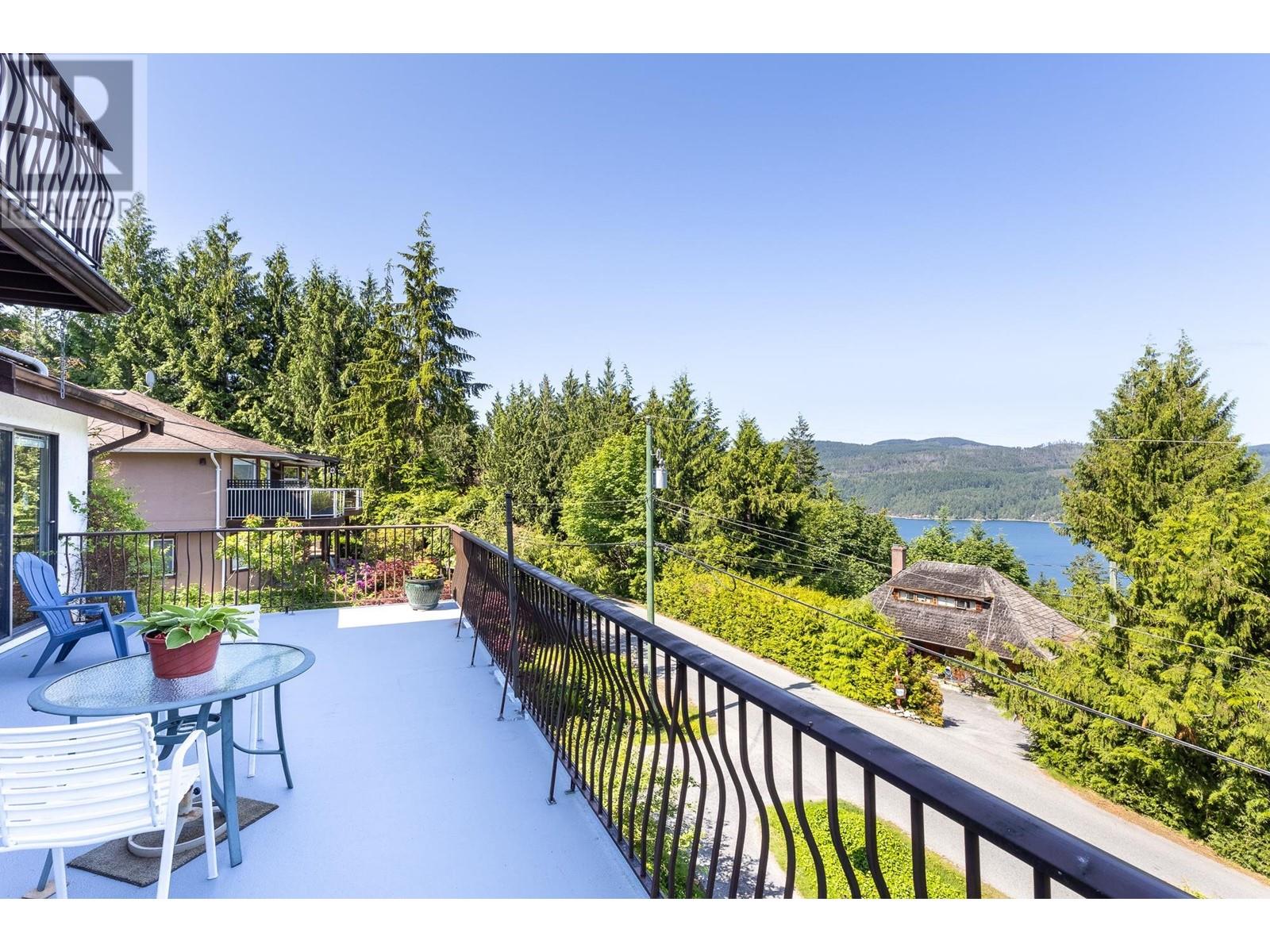5821 Deerhorn Drive, Sechelt, British Columbia  V7Z 0E1 - Photo 4 - R2997811
