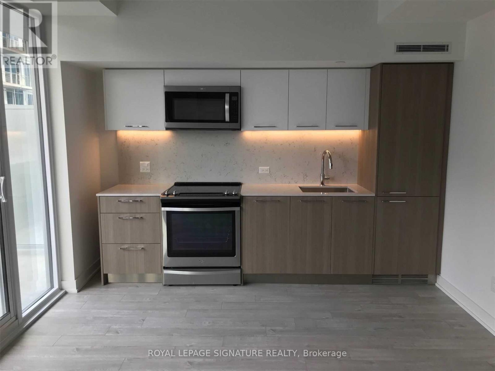 820 - 15 Baseball Place, Toronto, Ontario  M4M 0E7 - Photo 4 - E12196409