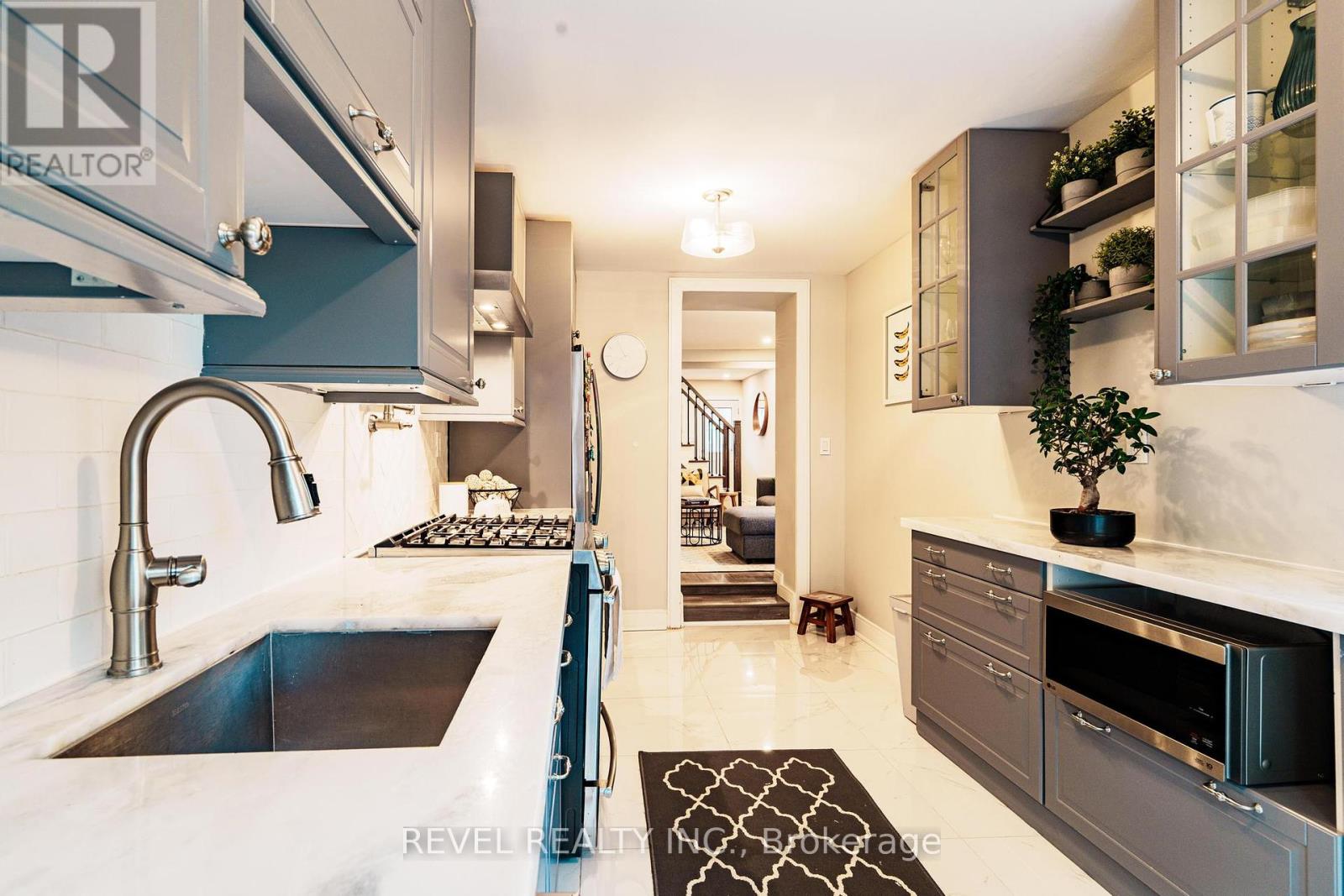 15 Winston Avenue, Toronto, Ontario  M1N 1W2 - Photo 8 - E12196523