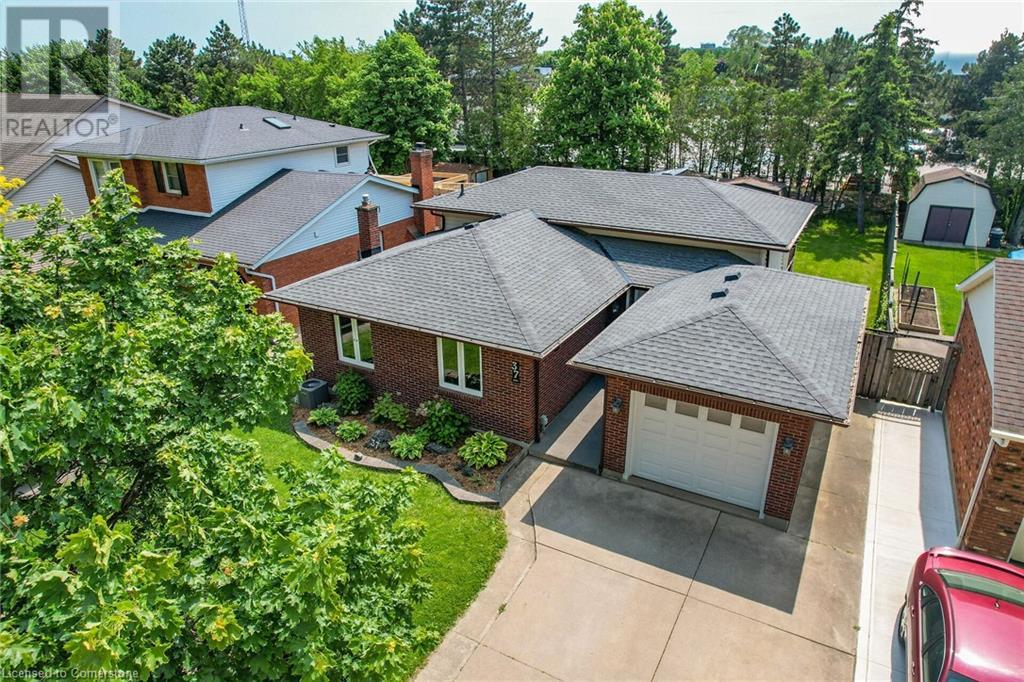 37 The Meadows, St. Catharines, Ontario  L2N 7K8 - Photo 2 - 40737571