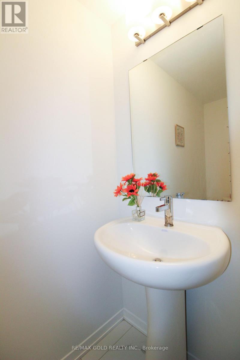 179 - 151 Honeycrisp Crescent, Vaughan, Ontario  L4T 0N7 - Photo 7 - N12115960