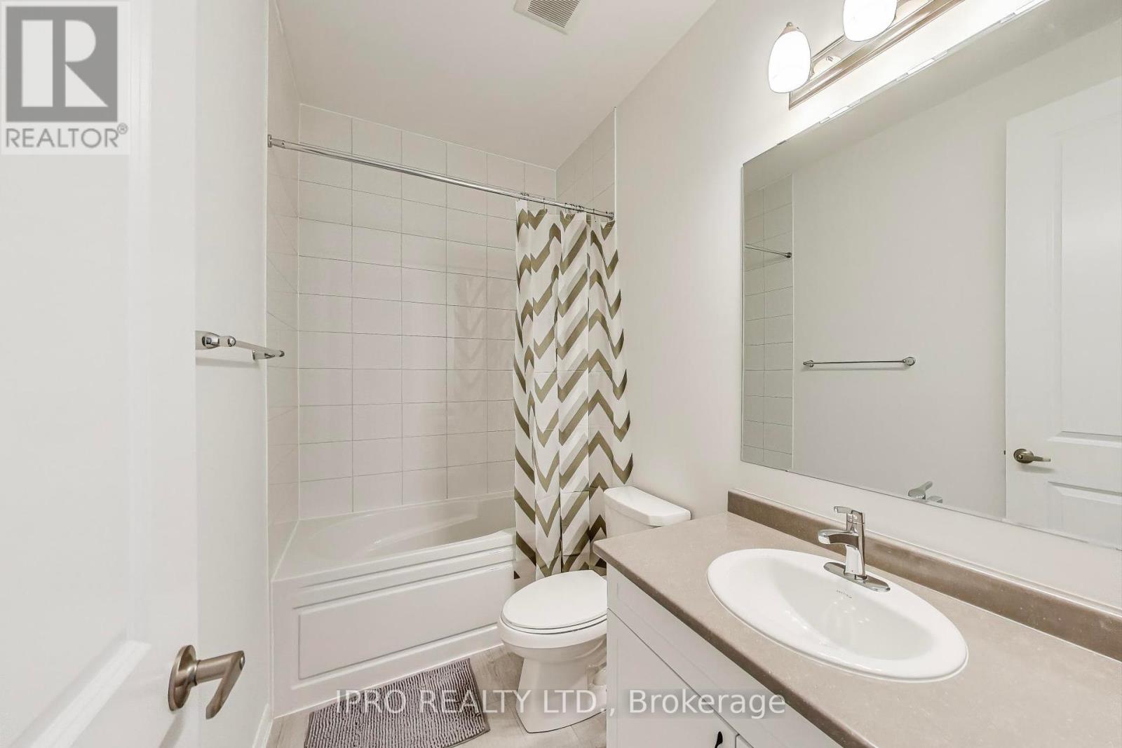 54 Yorkshire Drive, Barrie, Ontario  L9J 1B2 - Photo 24 - S12196291