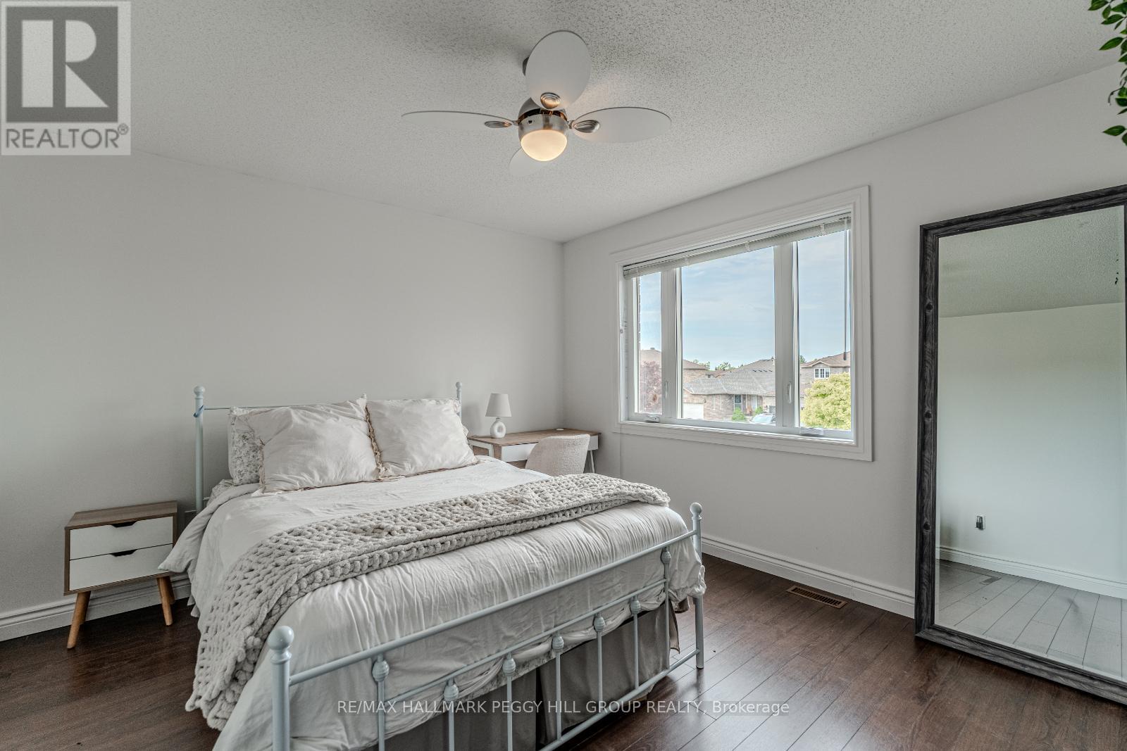 63 Wismer Avenue, Barrie, Ontario  L4N 9T9 - Photo 12 - S12196308