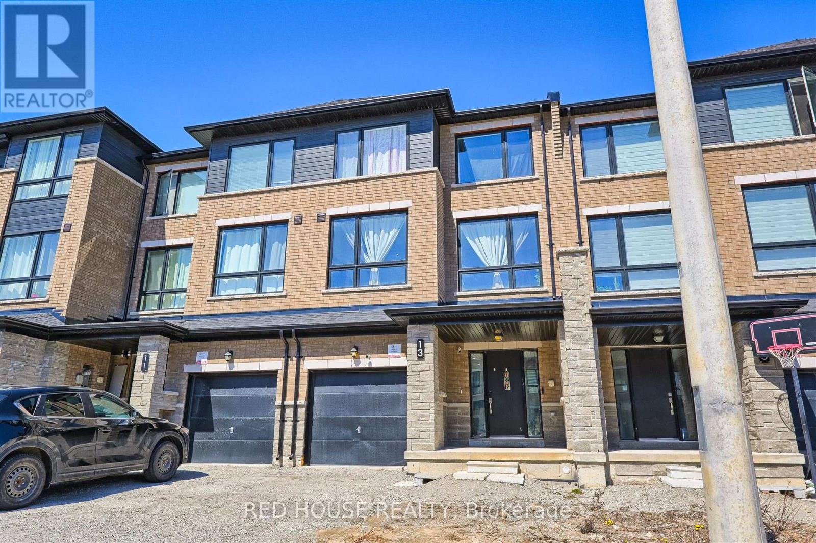 13 Blue Forest Crescent, Barrie, Ontario  L9J 0N3 - Photo 2 - S12196338