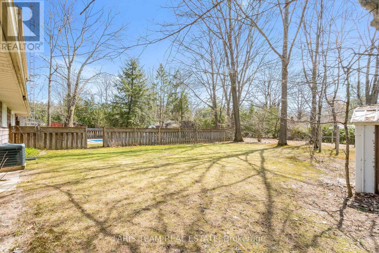 15 Lawrence Avenue, Springwater, Ontario  L0L 1Y2 - Photo 24 - S12196444