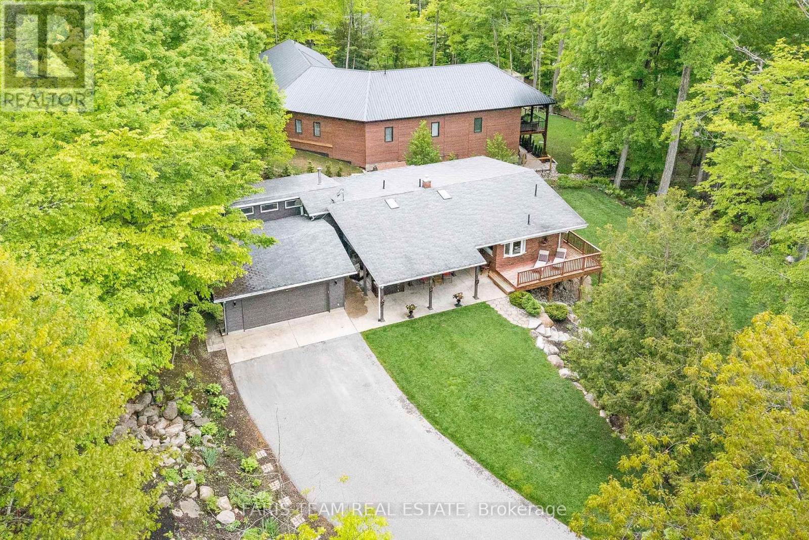 10 Morgan Court, Penetanguishene, Ontario  L9M 1Z2 - Photo 2 - S12196513