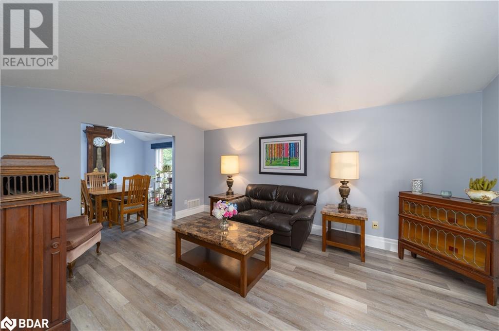 137 Queen Street, New Tecumseth, Ontario  L9R 1K4 - Photo 4 - 40737357