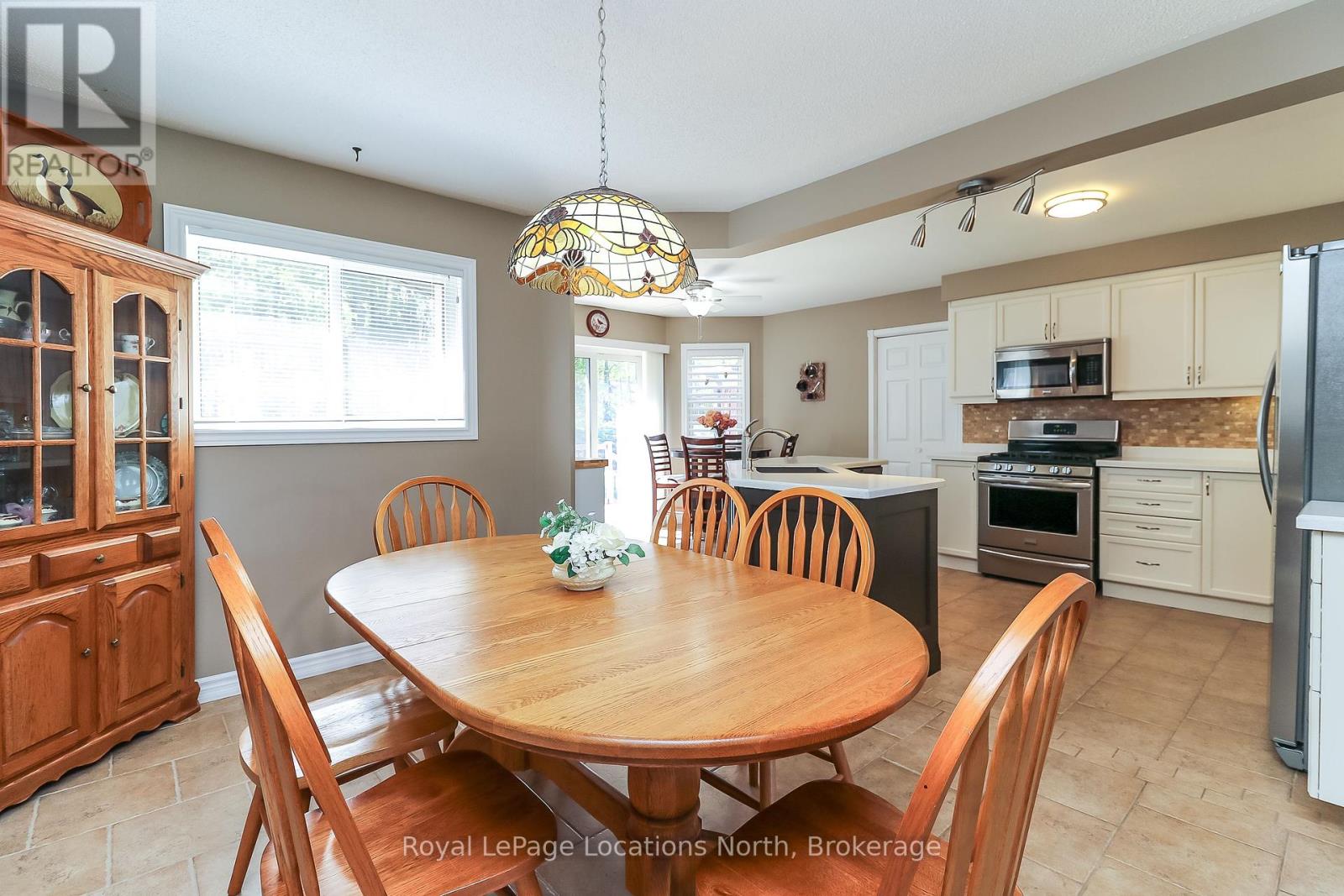 60 Leo Boulevard, Wasaga Beach, Ontario  L9Z 1C6 - Photo 15 - S12161262