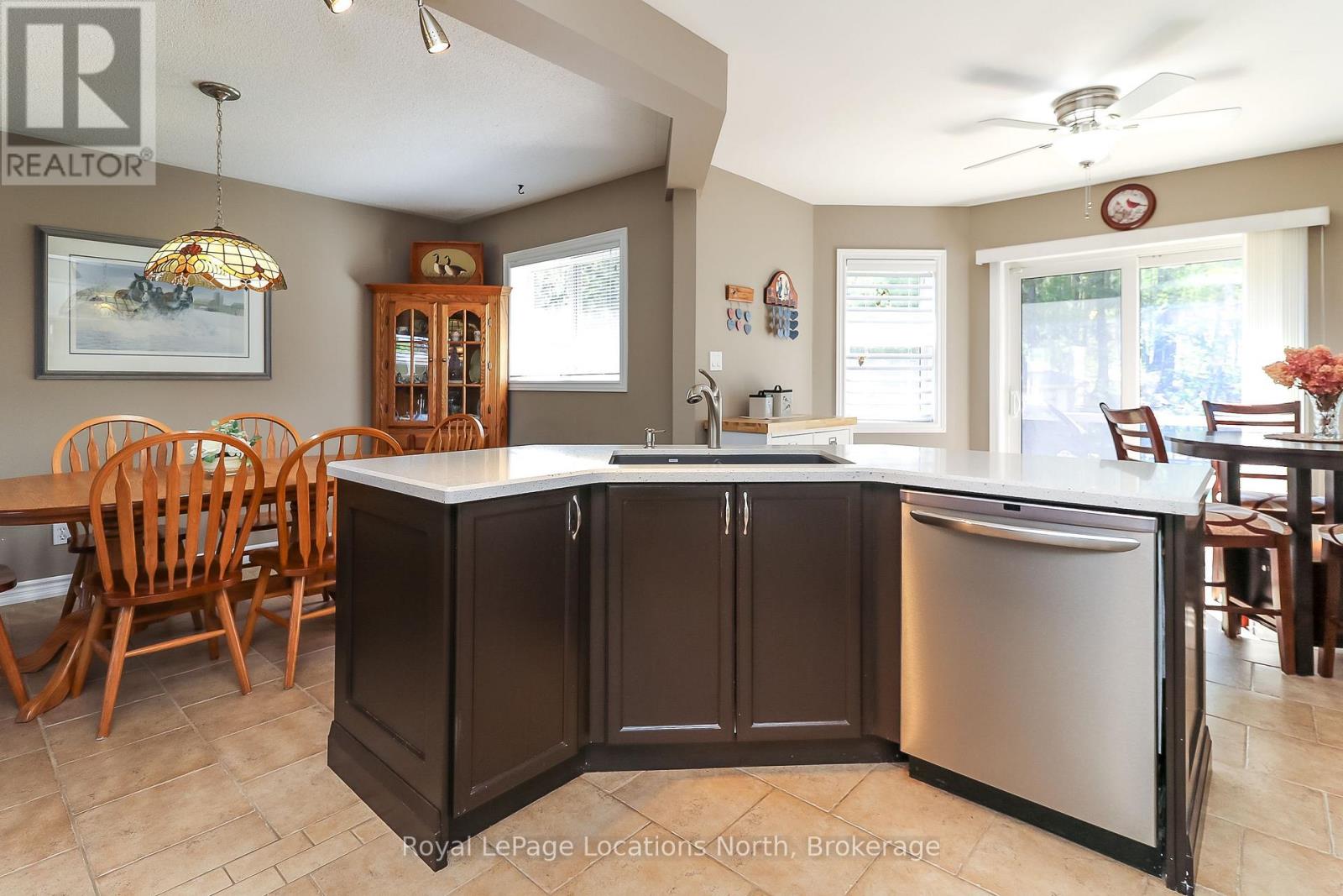 60 Leo Boulevard, Wasaga Beach, Ontario  L9Z 1C6 - Photo 17 - S12161262