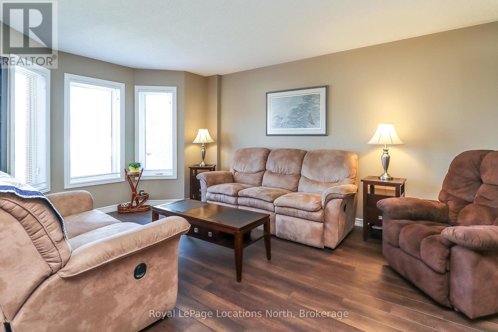 60 Leo Boulevard, Wasaga Beach, Ontario  L9Z 1C6 - Photo 22 - S12161262