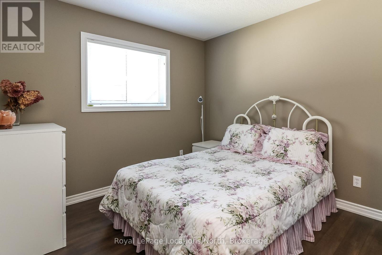 60 Leo Boulevard, Wasaga Beach, Ontario  L9Z 1C6 - Photo 27 - S12161262