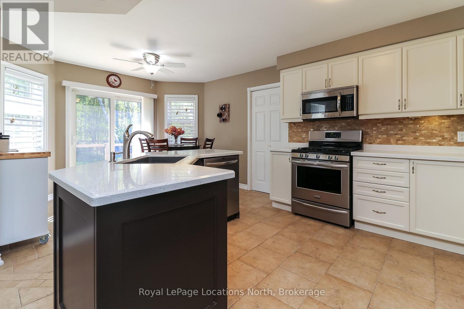 60 Leo Boulevard, Wasaga Beach, Ontario  L9Z 1C6 - Photo 30 - S12161262
