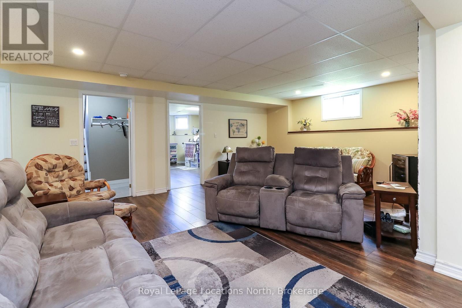 60 Leo Boulevard, Wasaga Beach, Ontario  L9Z 1C6 - Photo 36 - S12161262