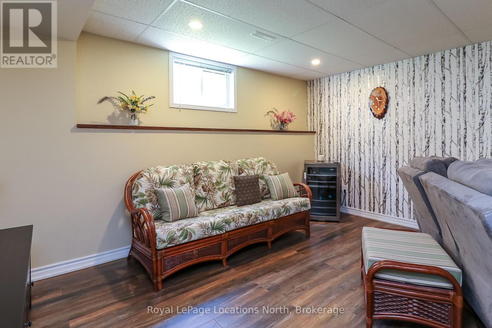 60 Leo Boulevard, Wasaga Beach, Ontario  L9Z 1C6 - Photo 37 - S12161262