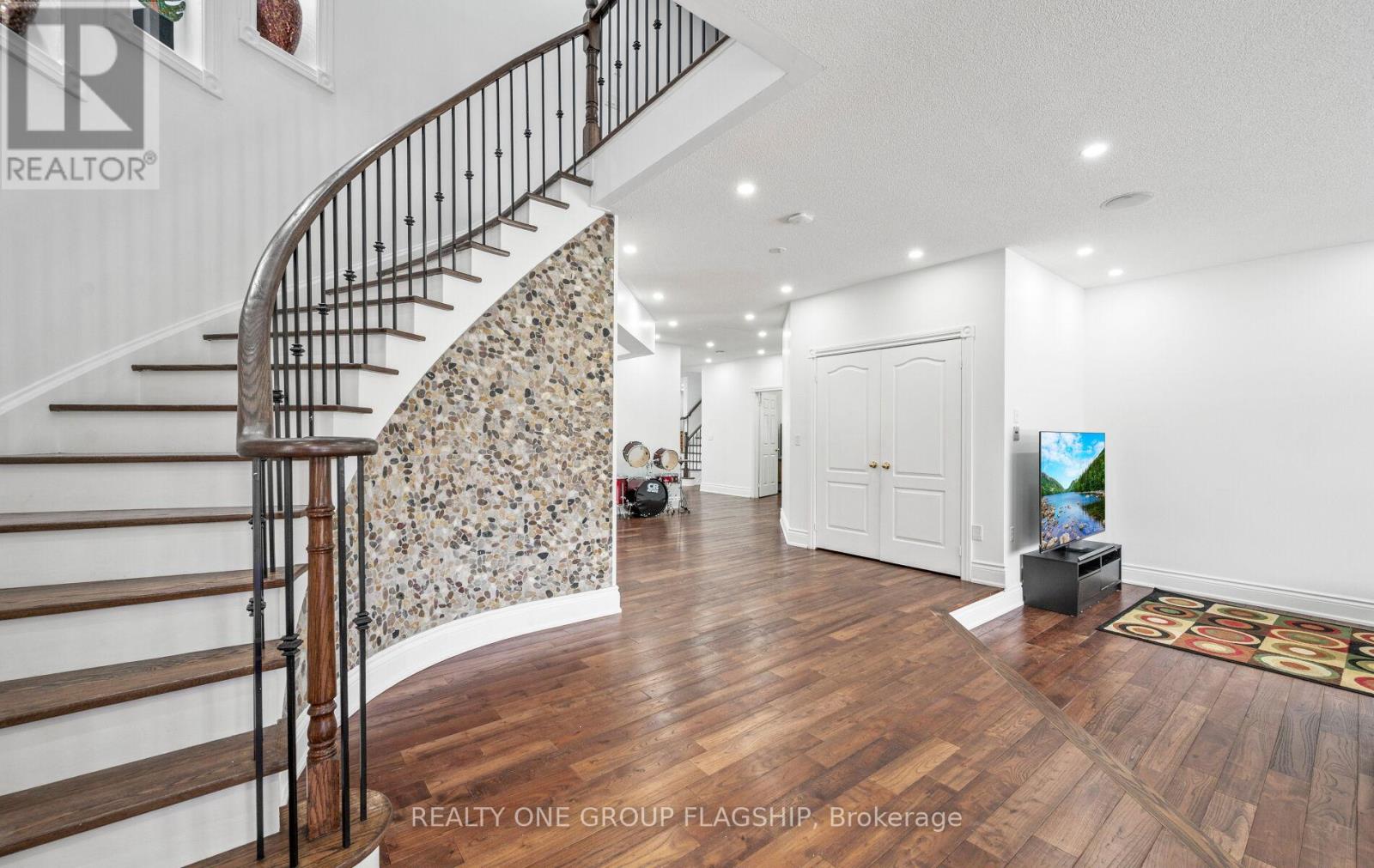 Property at 37 DONWOODS COURT image 4