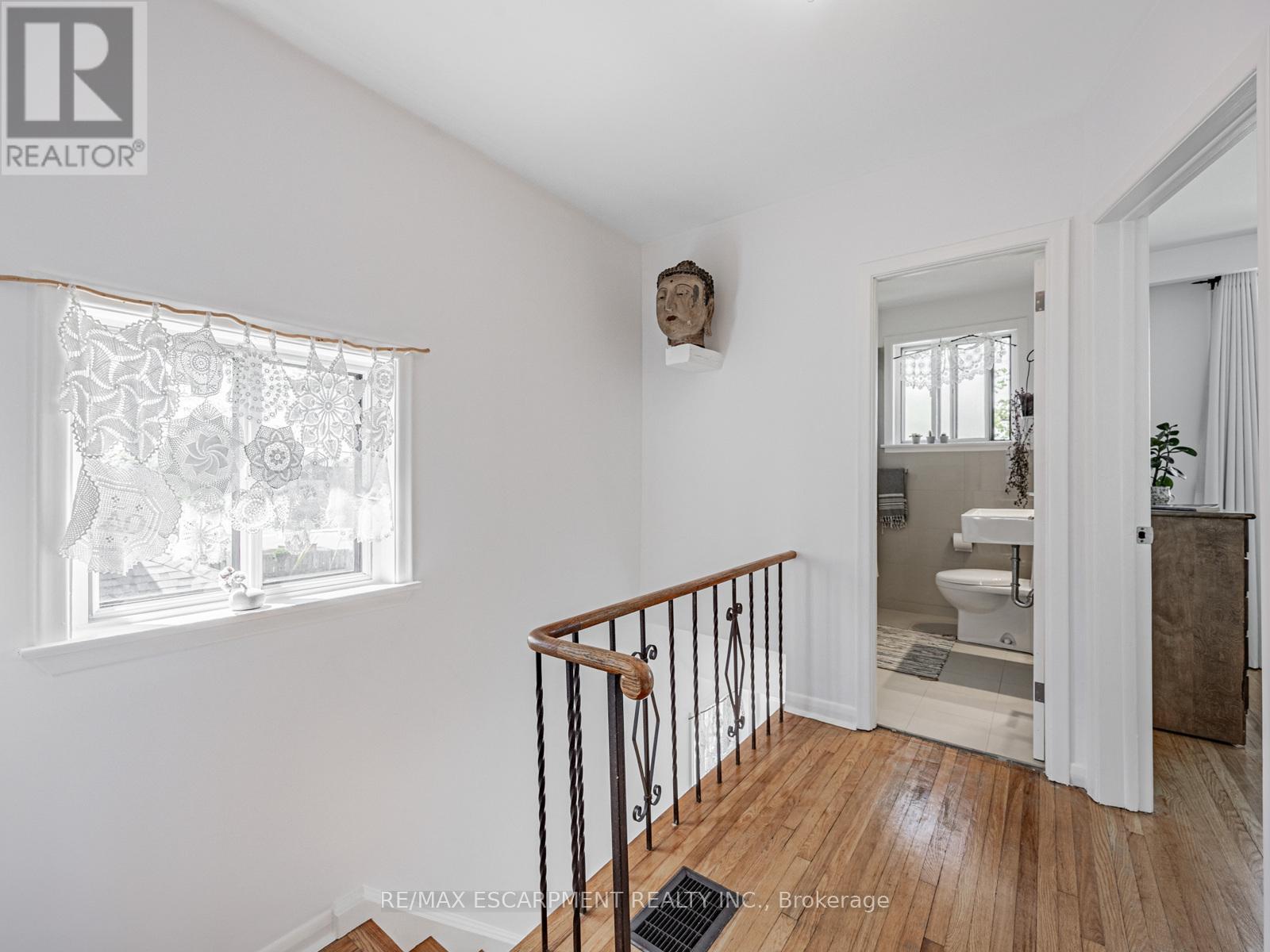 35 Woodenhill Court, Toronto, Ontario  M6M 1K6 - Photo 25 - W12196314