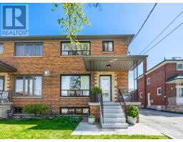 35 WOODENHILL COURT, Toronto, Ontario