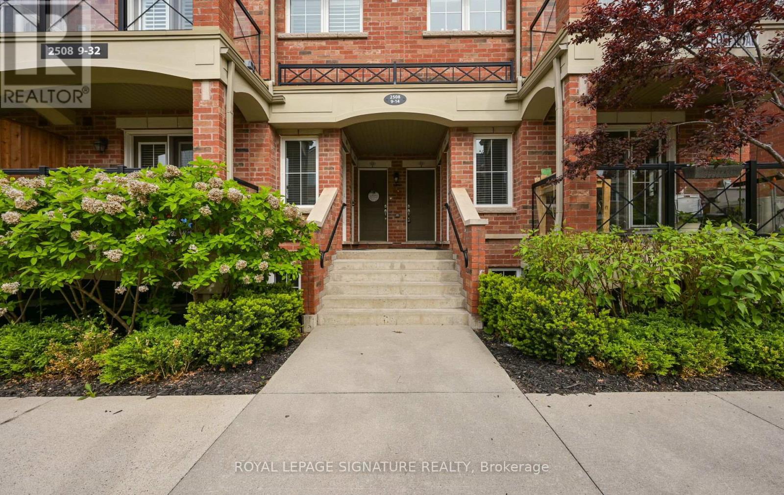 Property at 11 - 2508 POST ROAD image 2