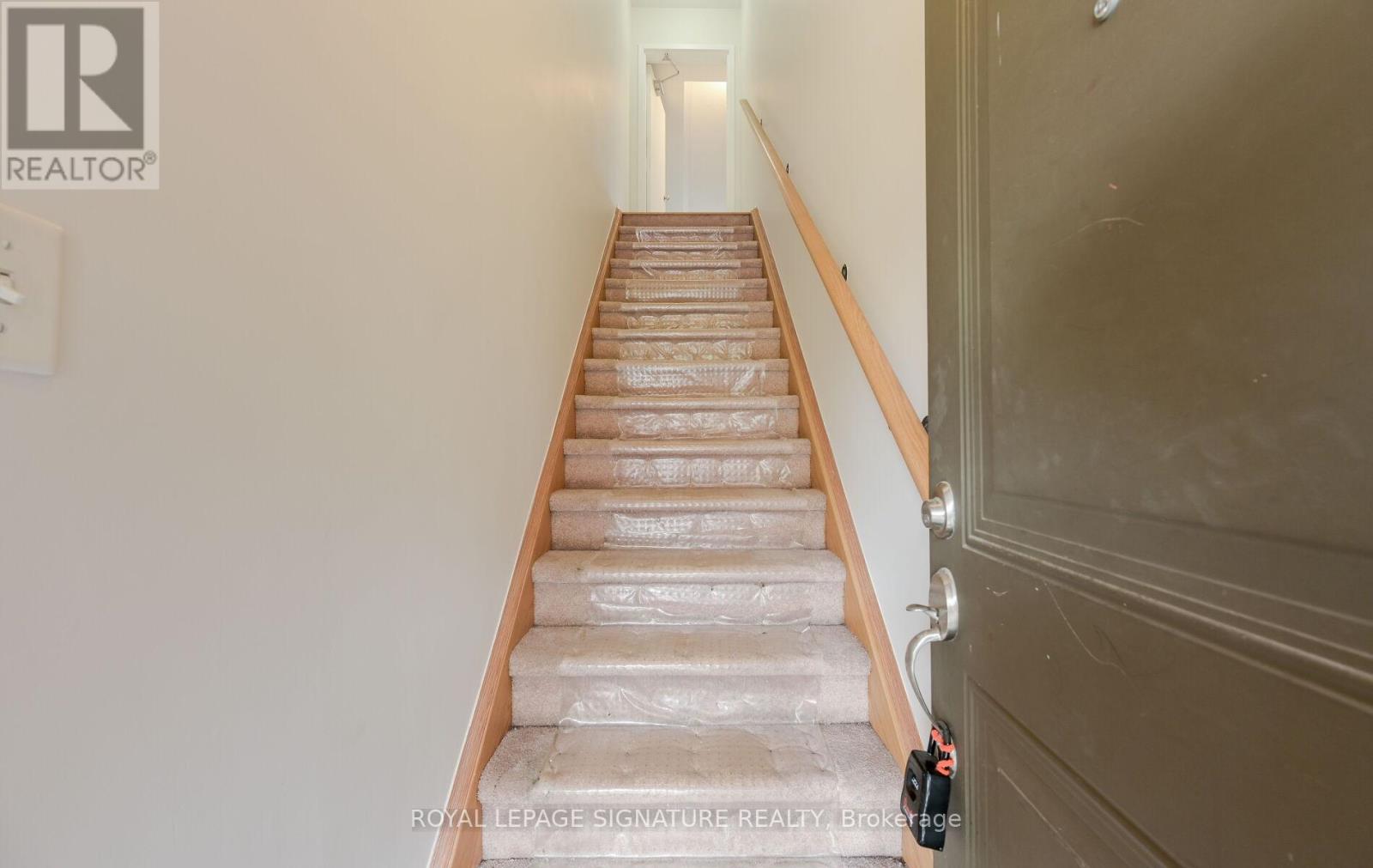 Property at 11 - 2508 POST ROAD image 4