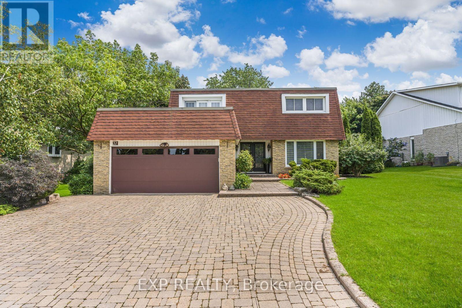 37 KENNINGHALL BOULEVARD, Mississauga, Ontario