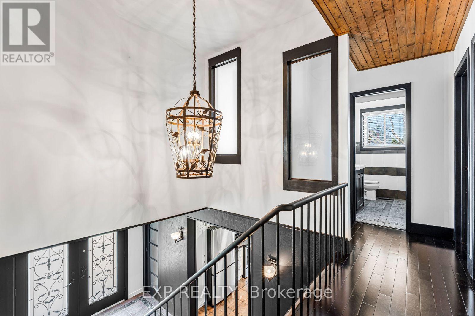 37 Kenninghall Boulevard, Mississauga, Ontario  L5N 1J5 - Photo 21 - W12196366