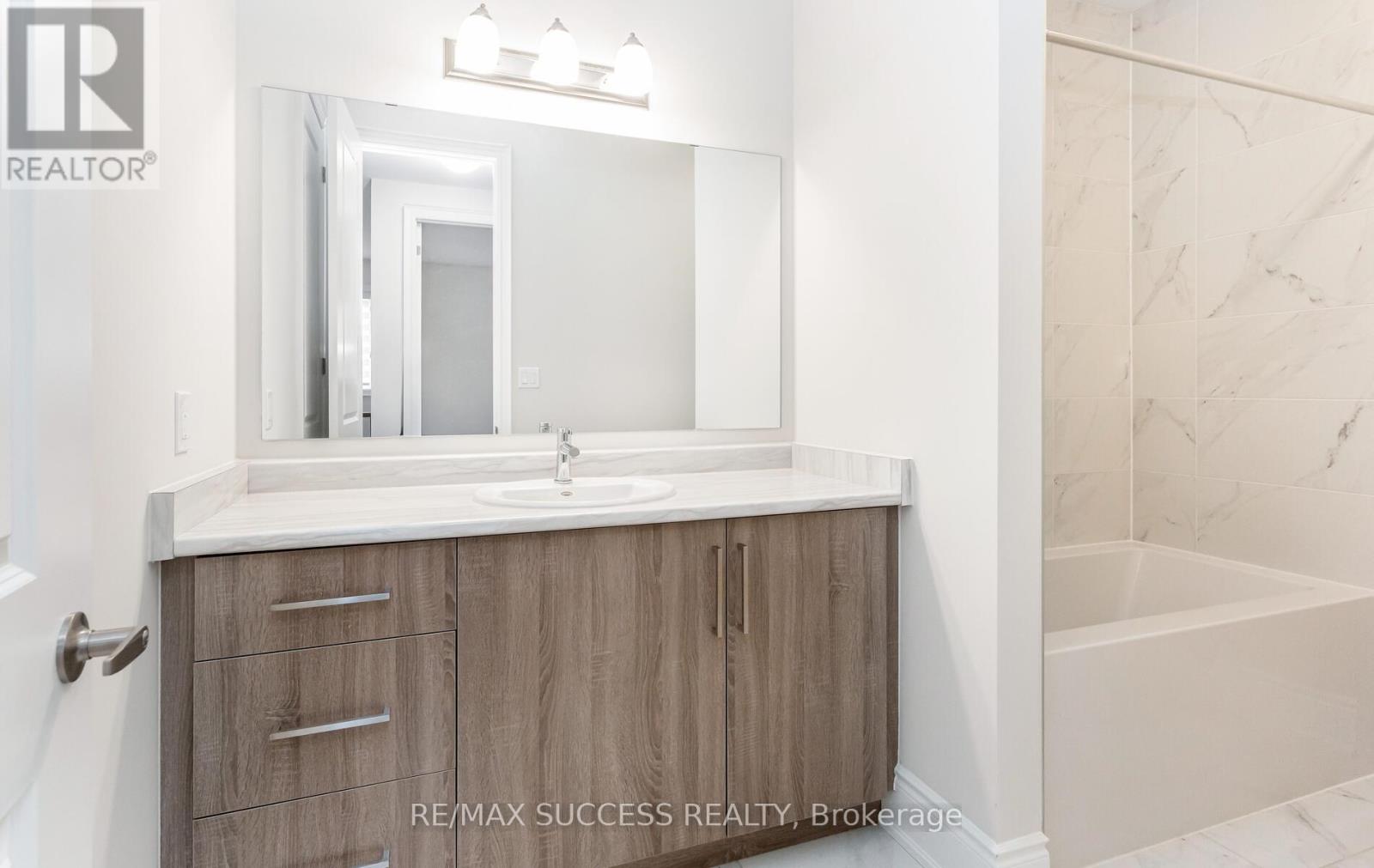 1323 Pelican Pass Place N, Oakville (Jm Joshua Meadows), Ontario  L6H 6Z7 - Photo 40 - W12196372