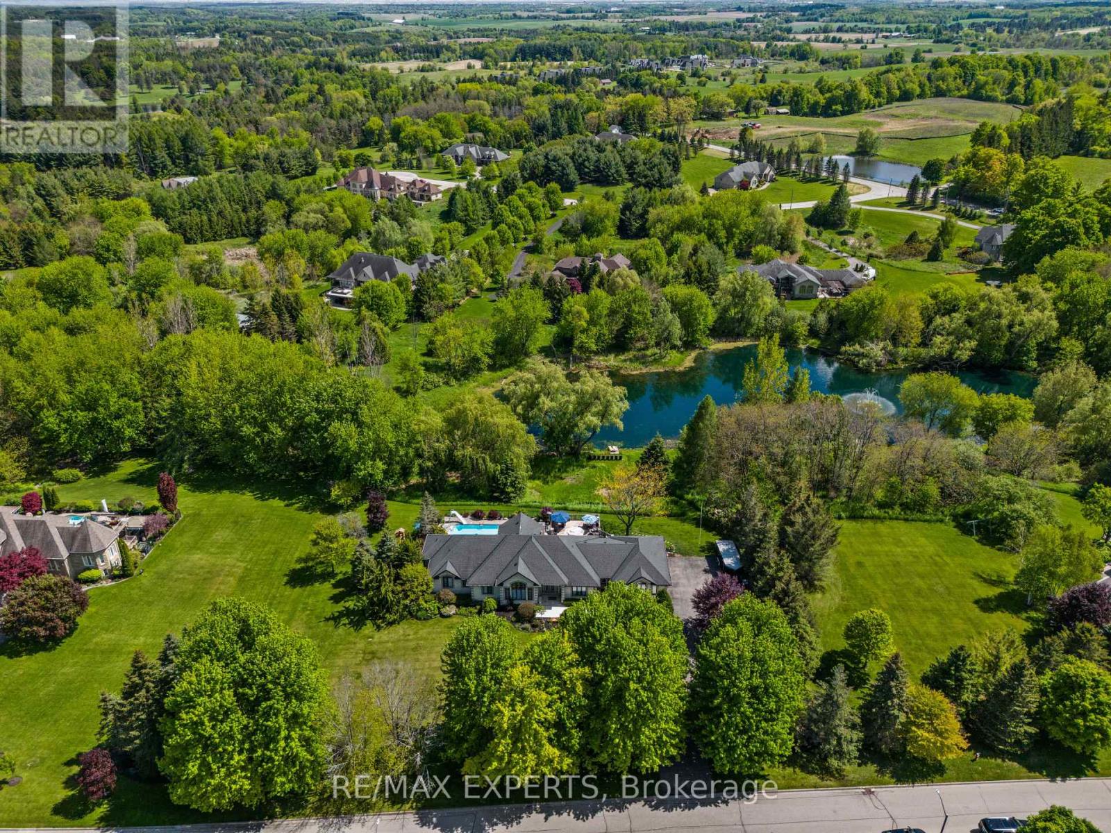 7 Bruno Ridge Drive, Caledon, Ontario  L7E 0B7 - Photo 2 - W12196410