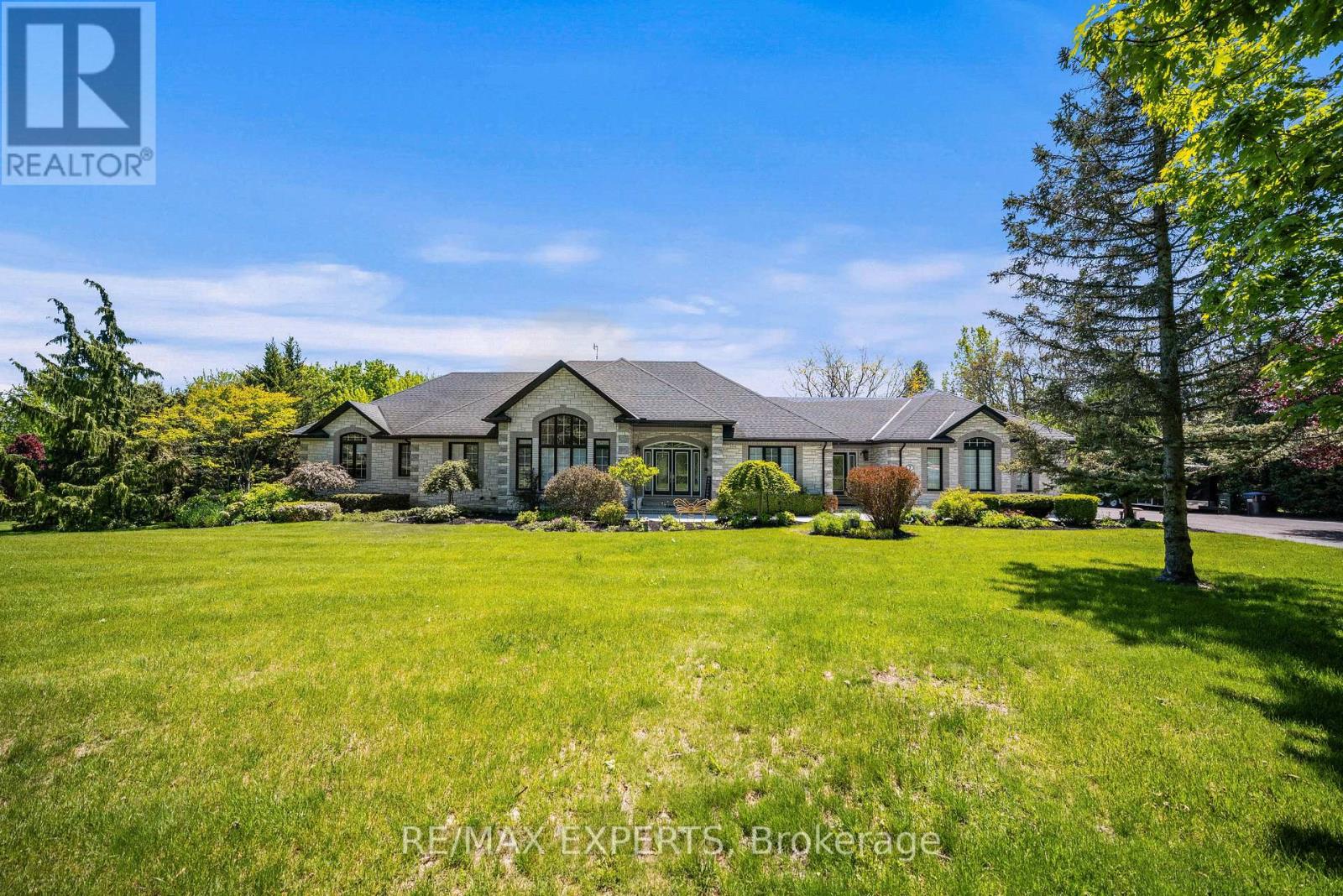 7 Bruno Ridge Drive, Caledon, Ontario  L7E 0B7 - Photo 5 - W12196410