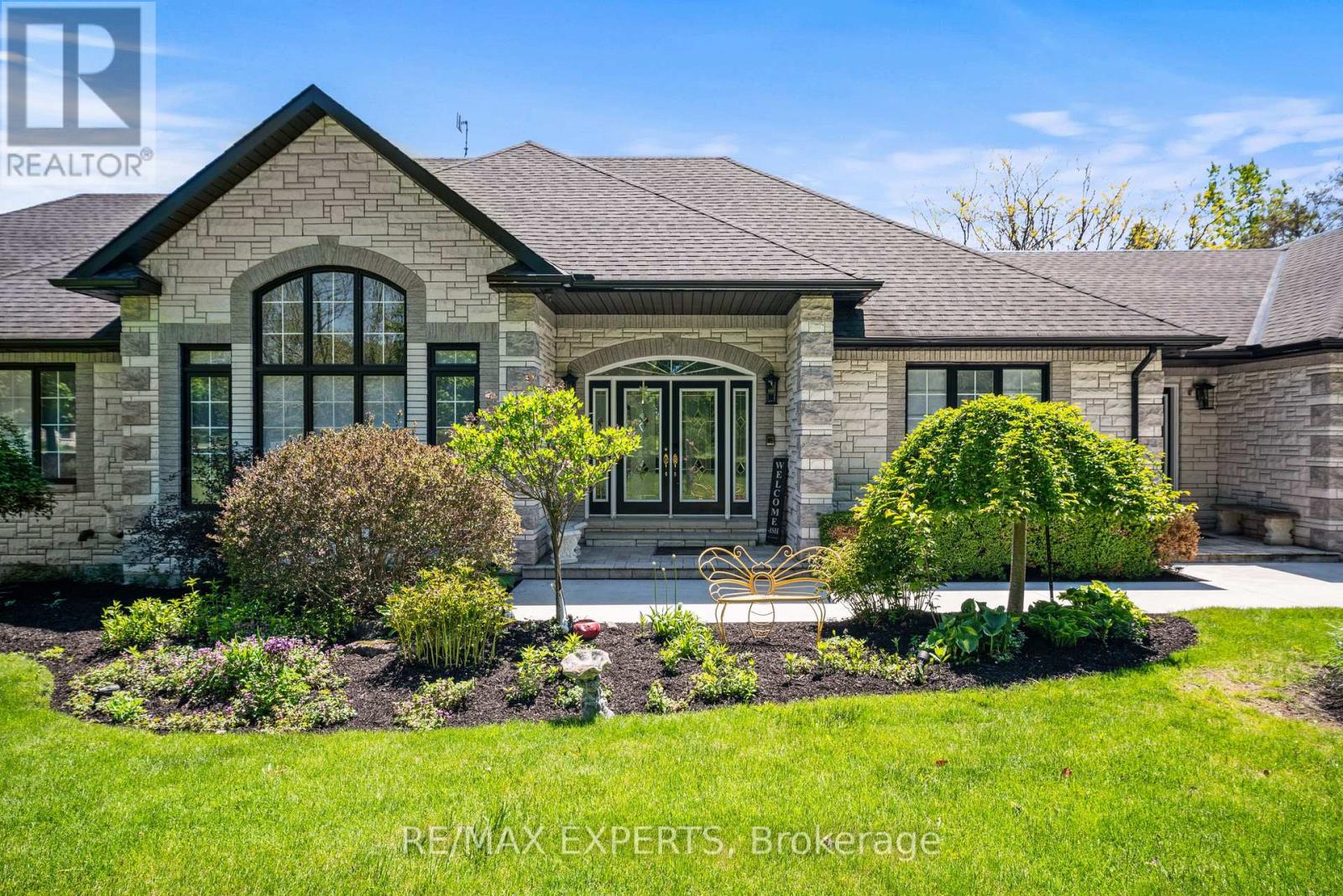 7 Bruno Ridge Drive, Caledon, Ontario  L7E 0B7 - Photo 6 - W12196410