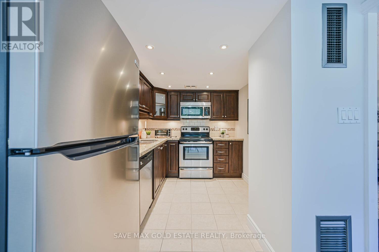 209 - 350 Webb Drive, Mississauga, Ontario  L5B 3W4 - Photo 24 - W12196427