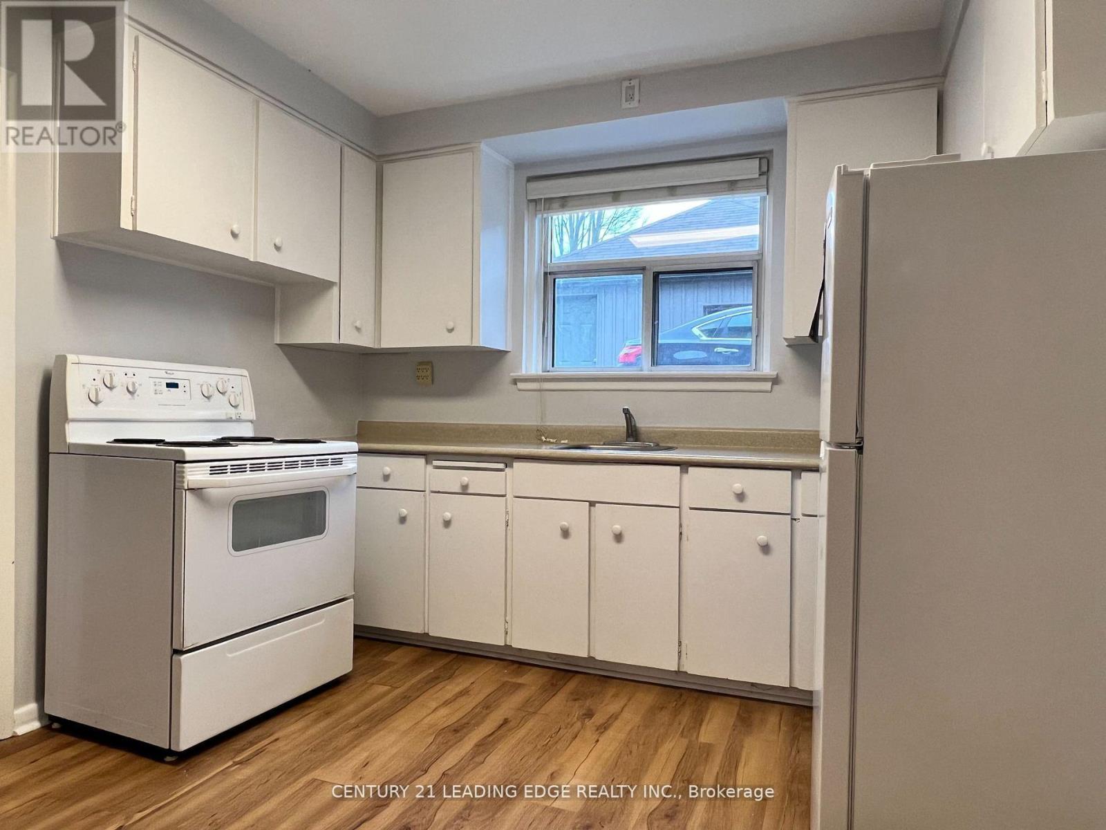 2 - 2719 Lake Shore Boulevard W, Toronto, Ontario  M8V 1G9 - Photo 3 - W12196507