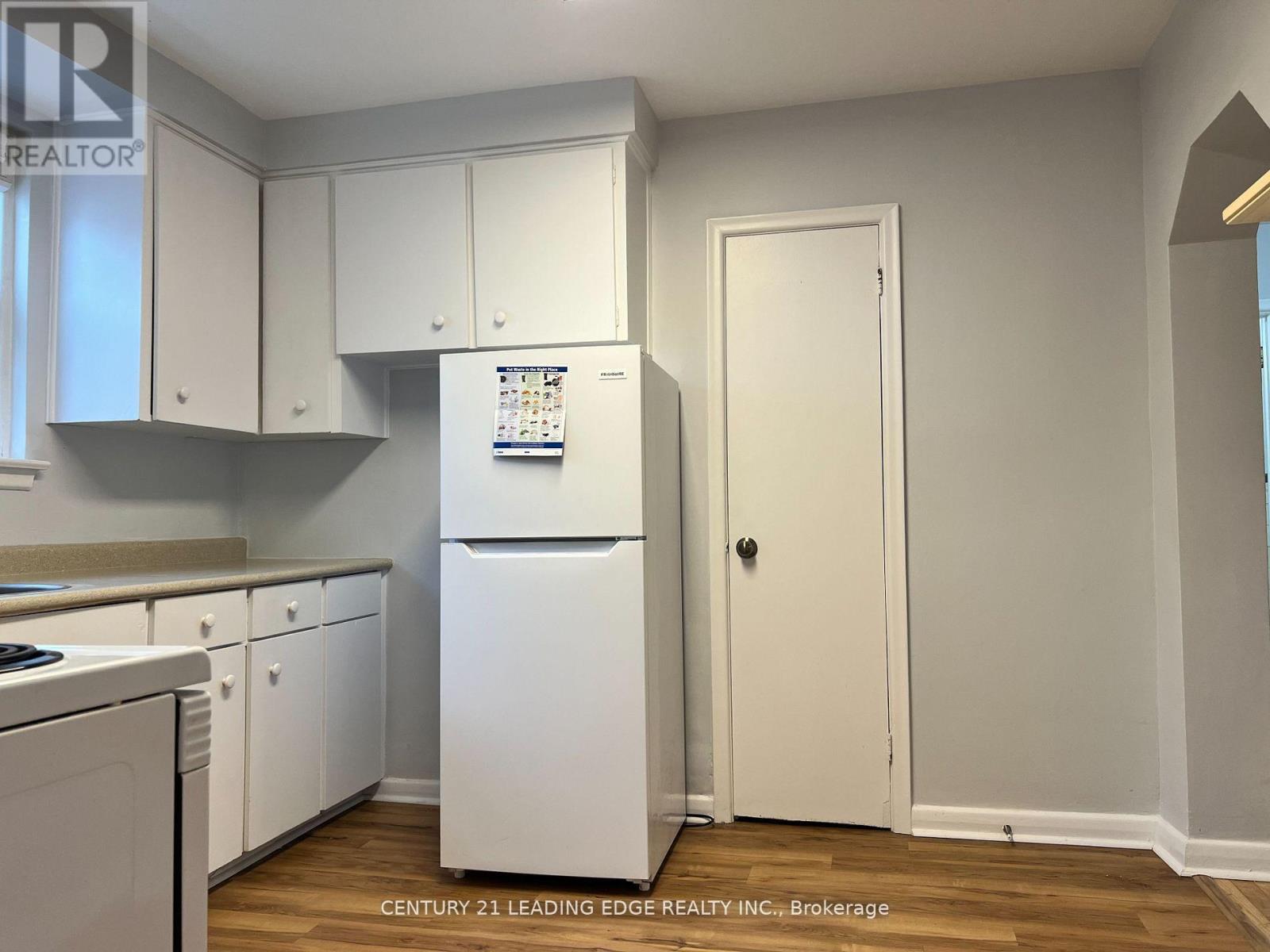 2 - 2719 Lake Shore Boulevard W, Toronto, Ontario  M8V 1G9 - Photo 4 - W12196507