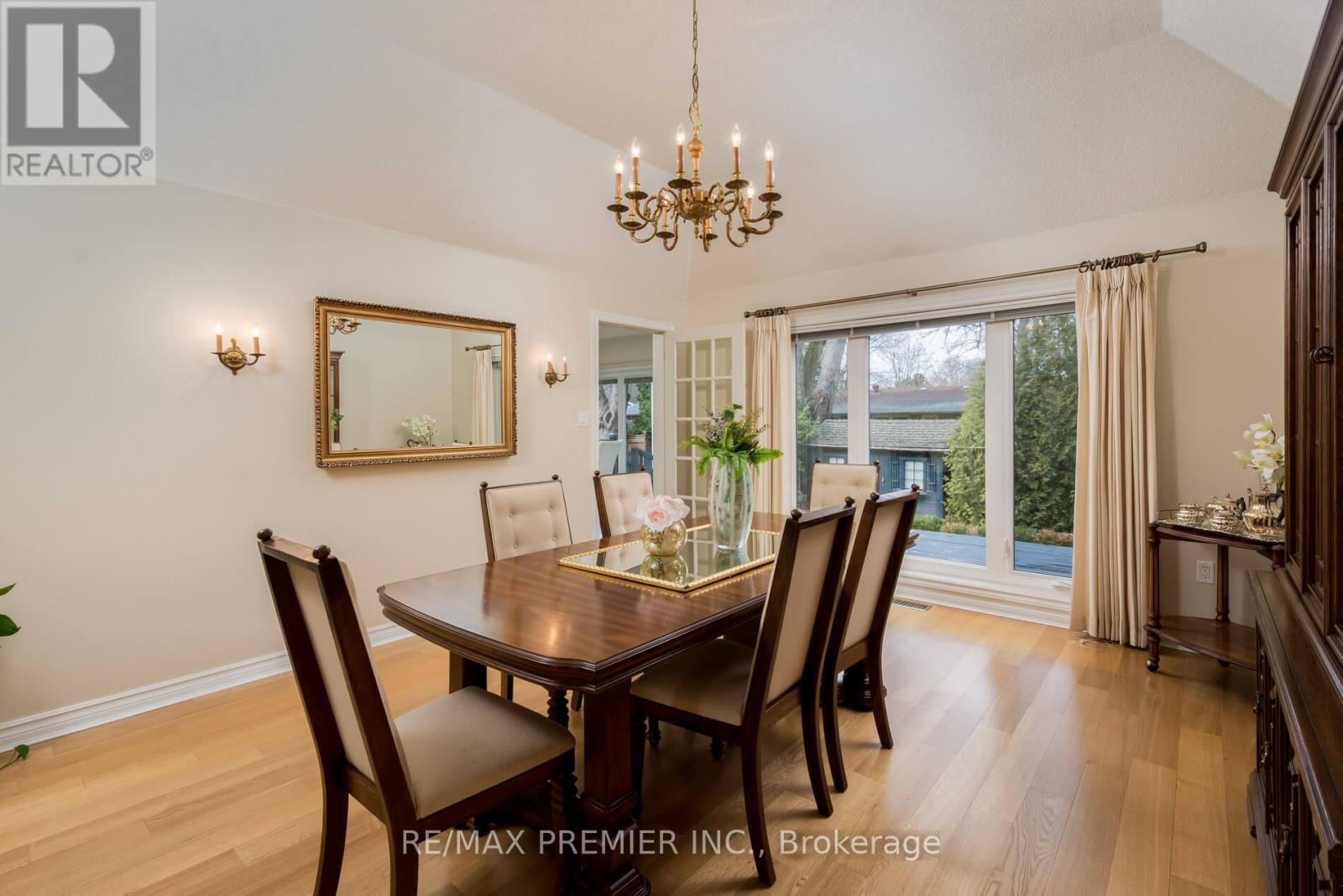 4011 Lantern Lane, Burlington, Ontario  L7L 5Z2 - Photo 8 - W12196533