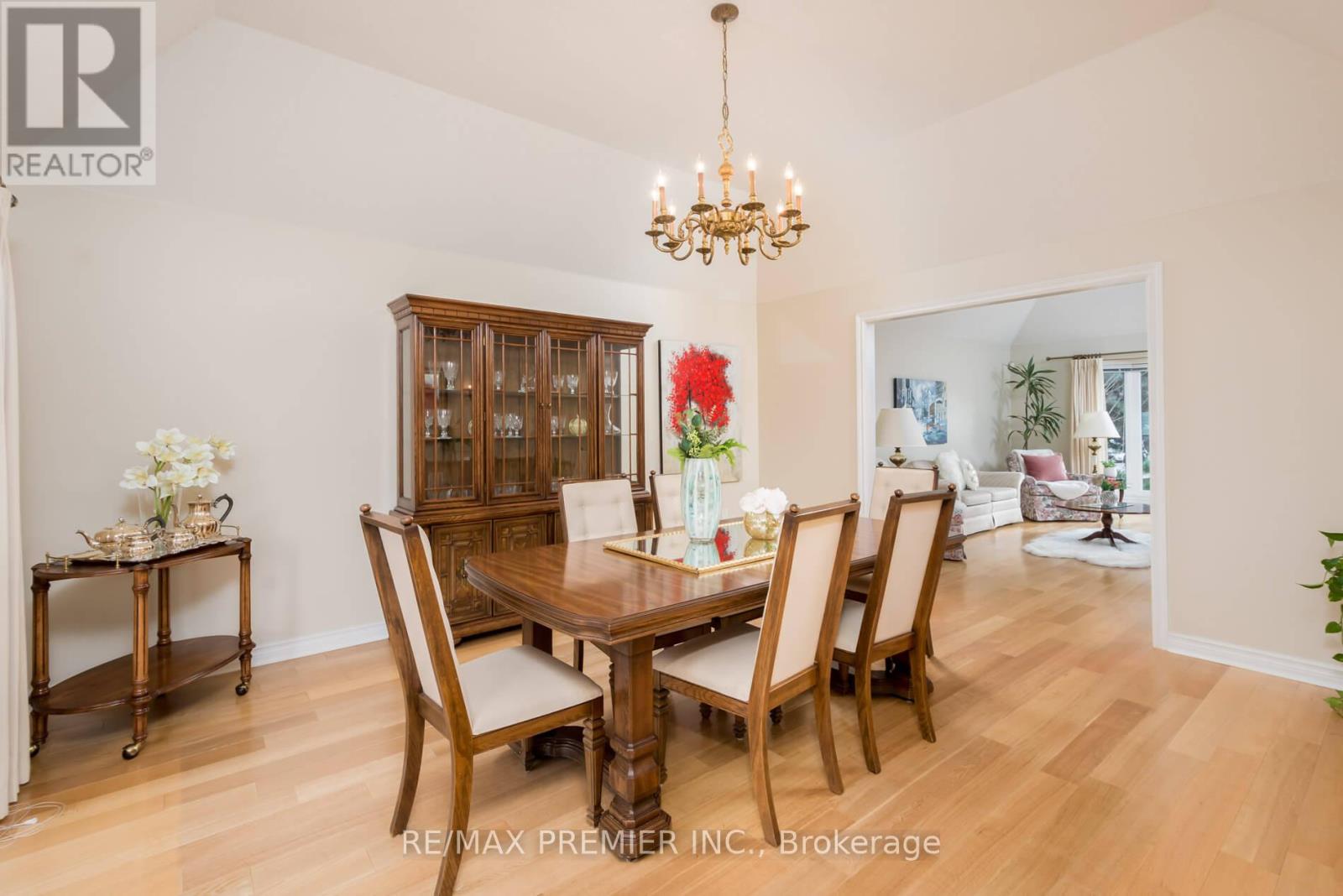 4011 Lantern Lane, Burlington (Shoreacres), Ontario  L7L 5Z2 - Photo 9 - W12196533